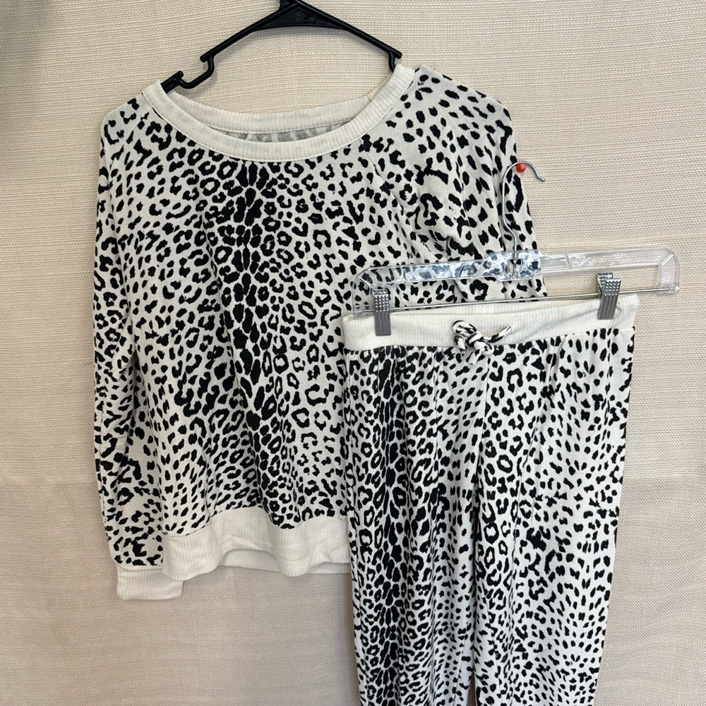 Chic Black and White Animal Print Lounge Set